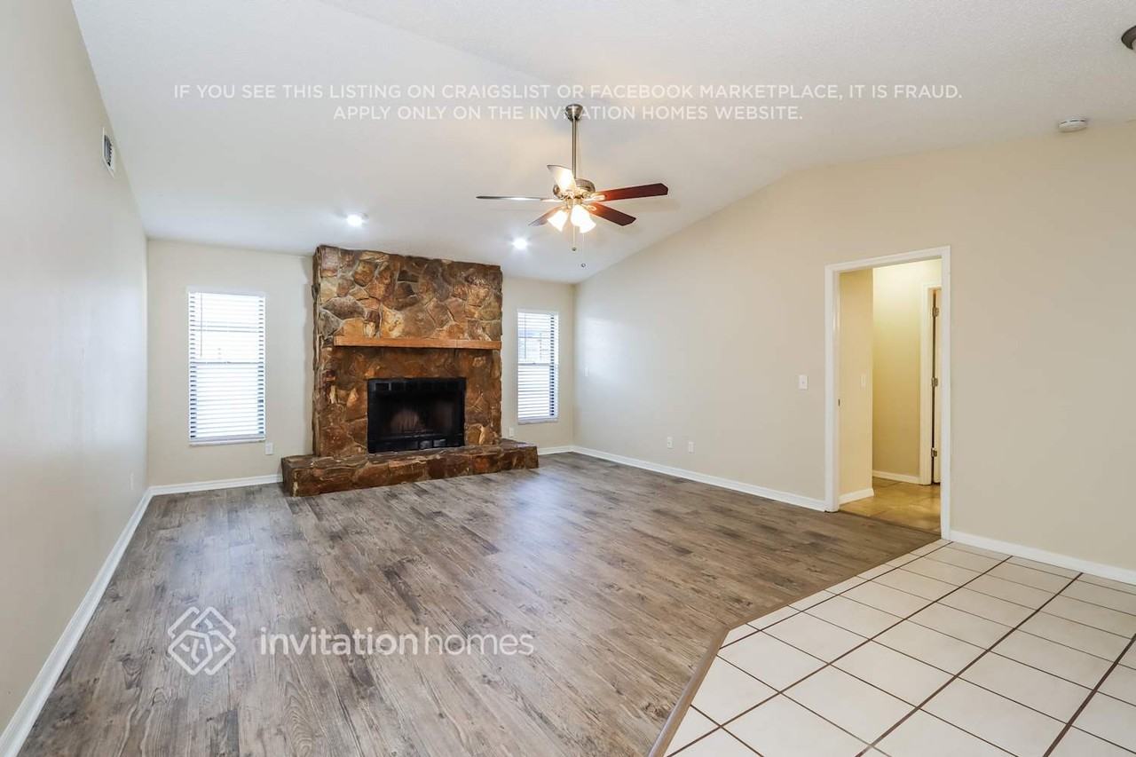 500 Hadley Dr - Photo 3 of 15