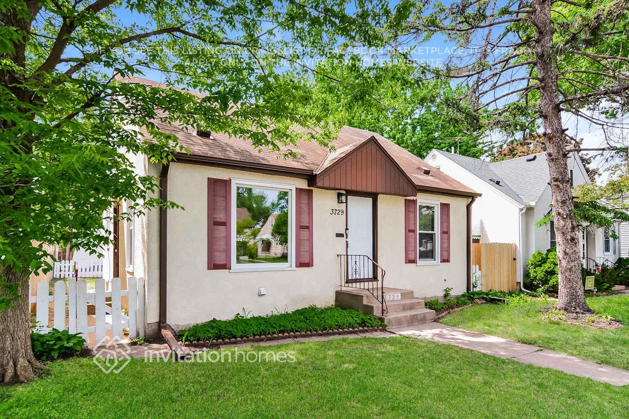 3729 Noble Ave N - Photo 5 of 19