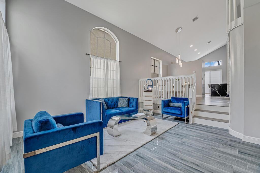 1222 Oakwater Dr - Photo 3 of 50