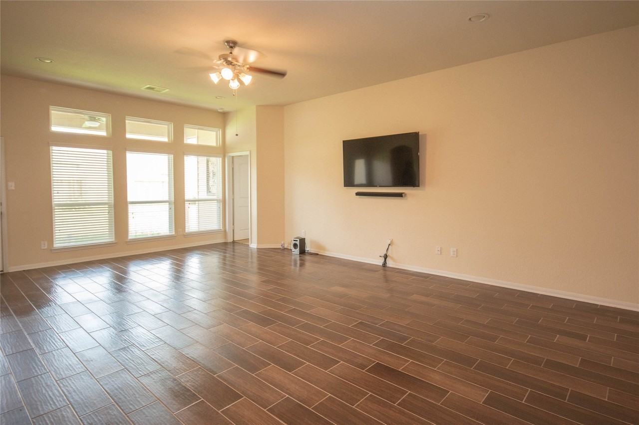 6423 Westward Wood Way - Photo 7 of 24