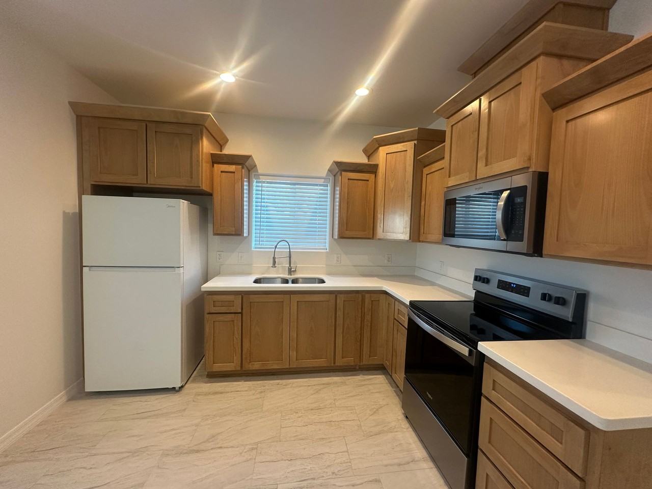 448 S 17th Ave #B - Photo 3 of 25
