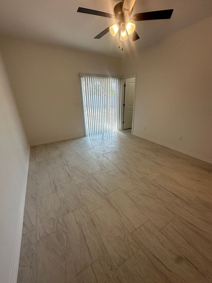 448 S 17th Ave #B - Photo 5 of 25