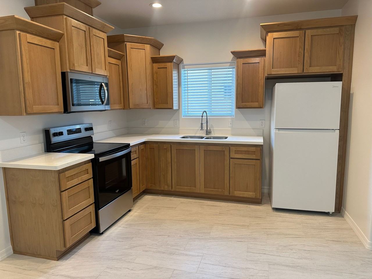 448 S 17th Ave #B - Photo 6 of 25