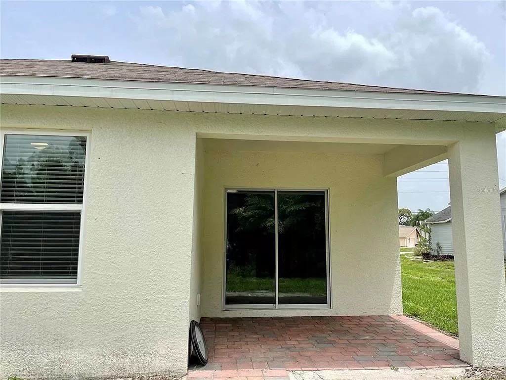 17304 Phlox Dr - Photo 2 of 27