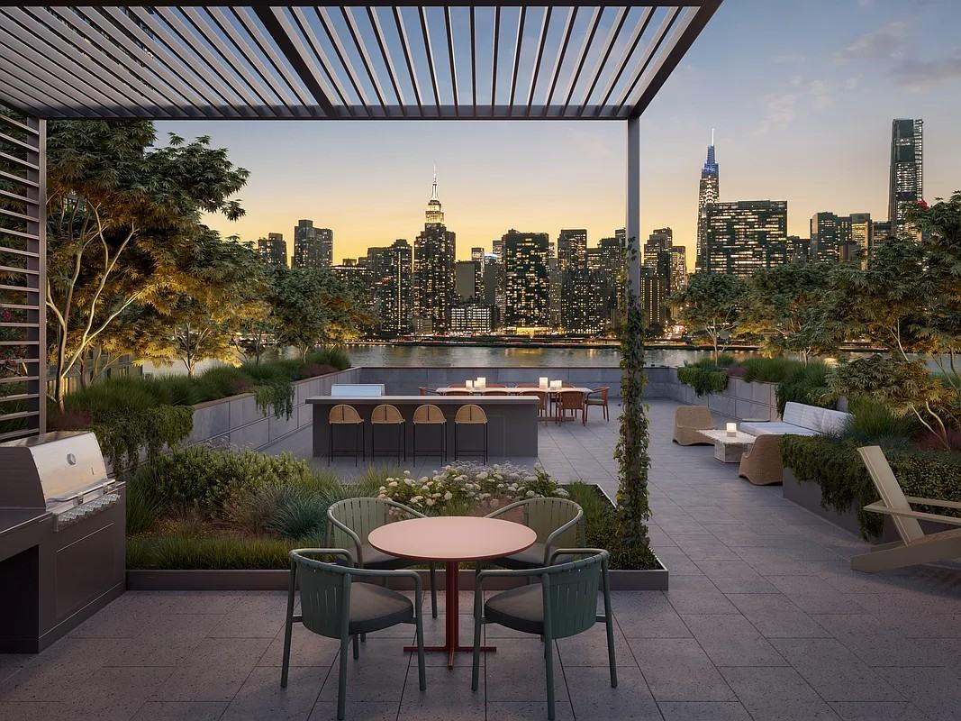 233 50Th Ave - Photo 2 of 9