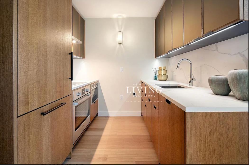 E 54th St #17A - Photo 4 of 10