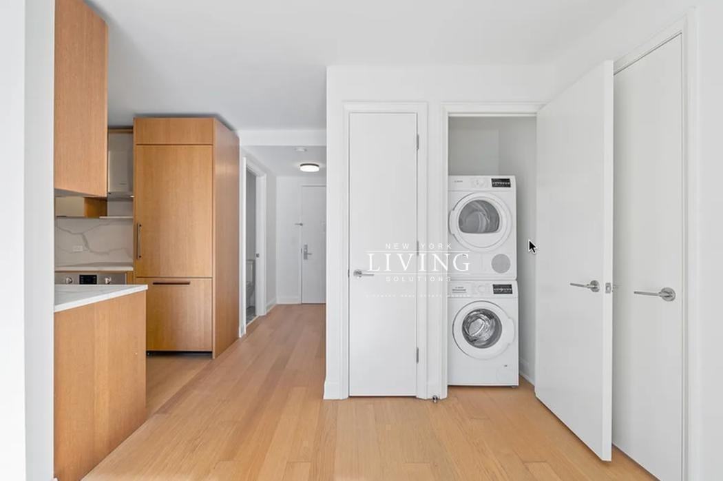 E 54th St #17A - Photo 5 of 10