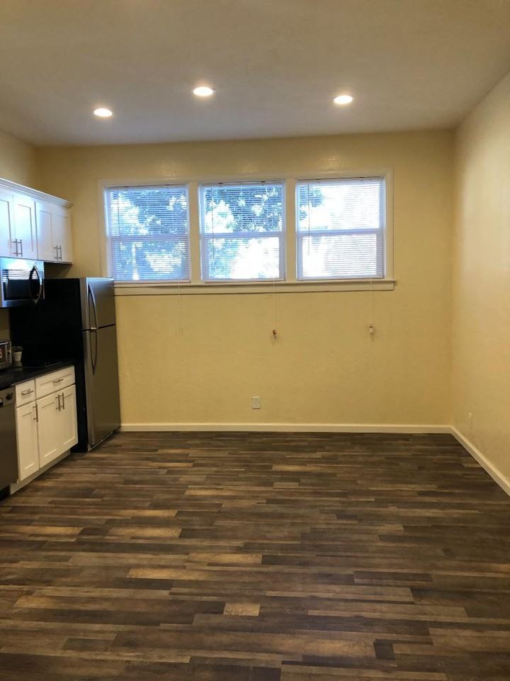 601 S 9th St - Photo 5 of 9