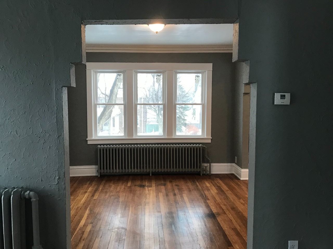 391 Case Ave - Photo 4 of 22