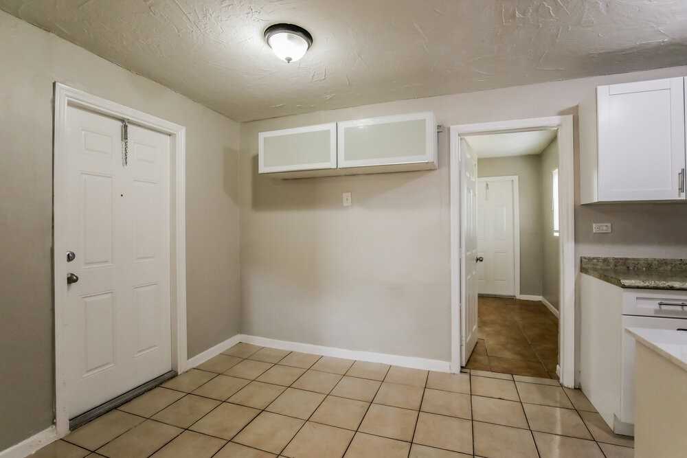 2445 Nw 159th St - Photo 6 of 16