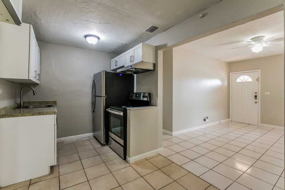 2445 Nw 159th St - Photo 7 of 16