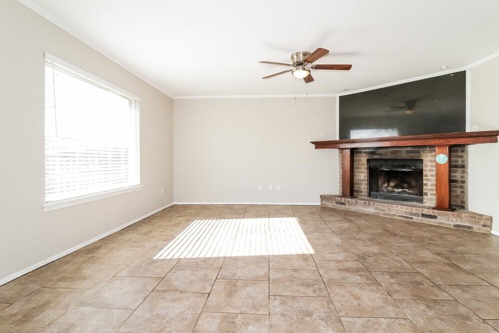 1024 Sw 101st St - Photo 3 of 16