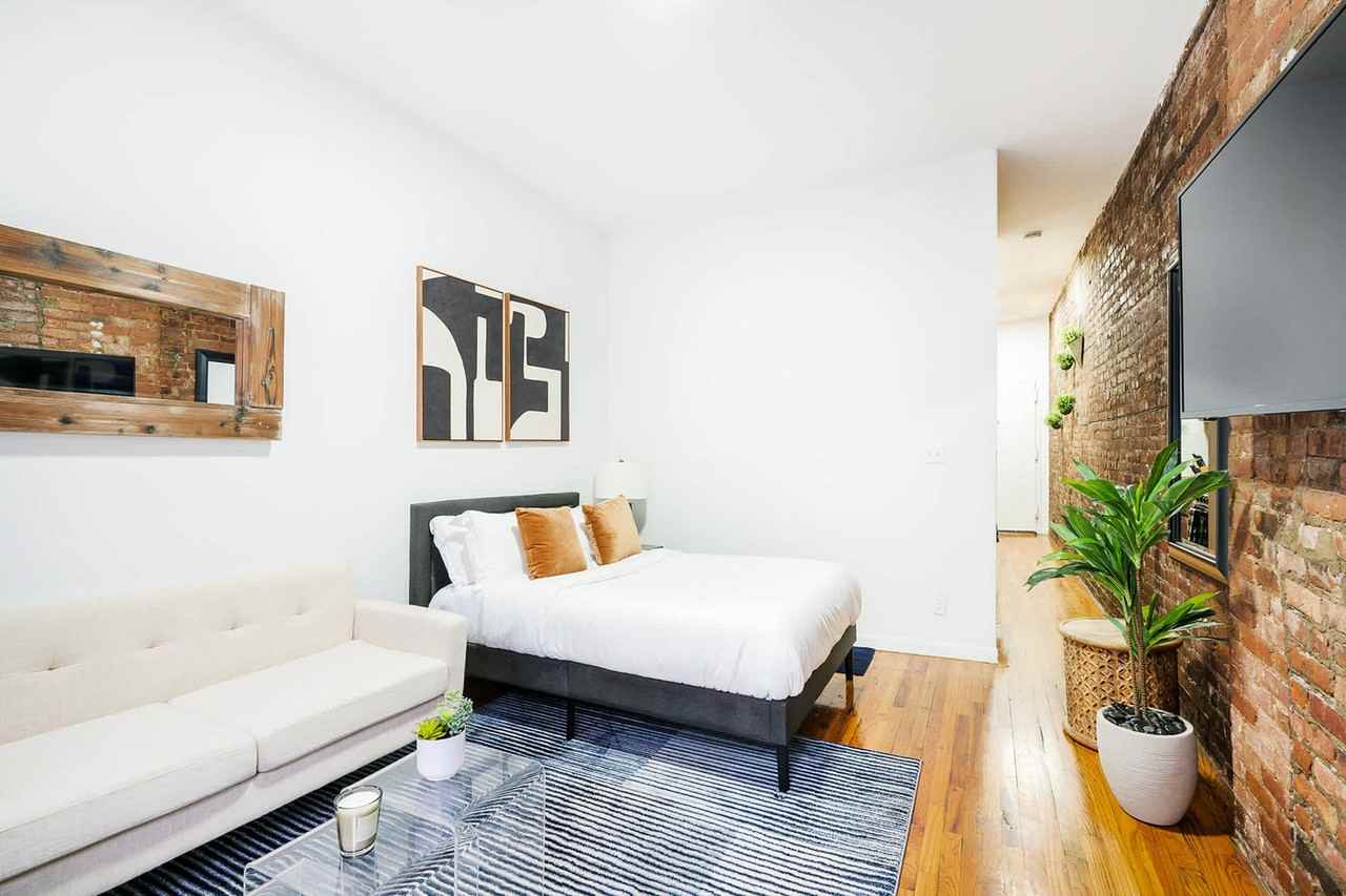 240 East 26th Street - Photo 4 of 27