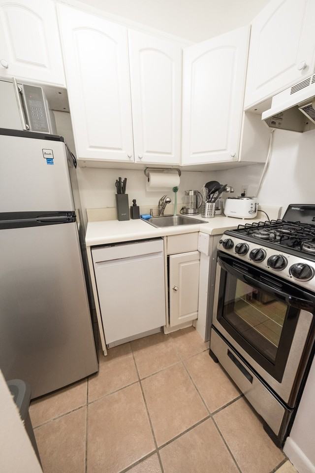 346 E 76th St #1032005P - Photo 7 of 18