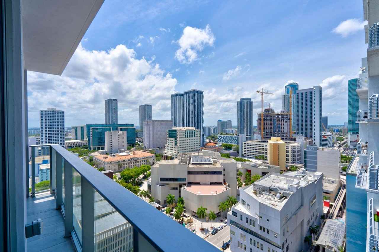 209 Ne 3rd St #1028780P - Photo 4 of 33