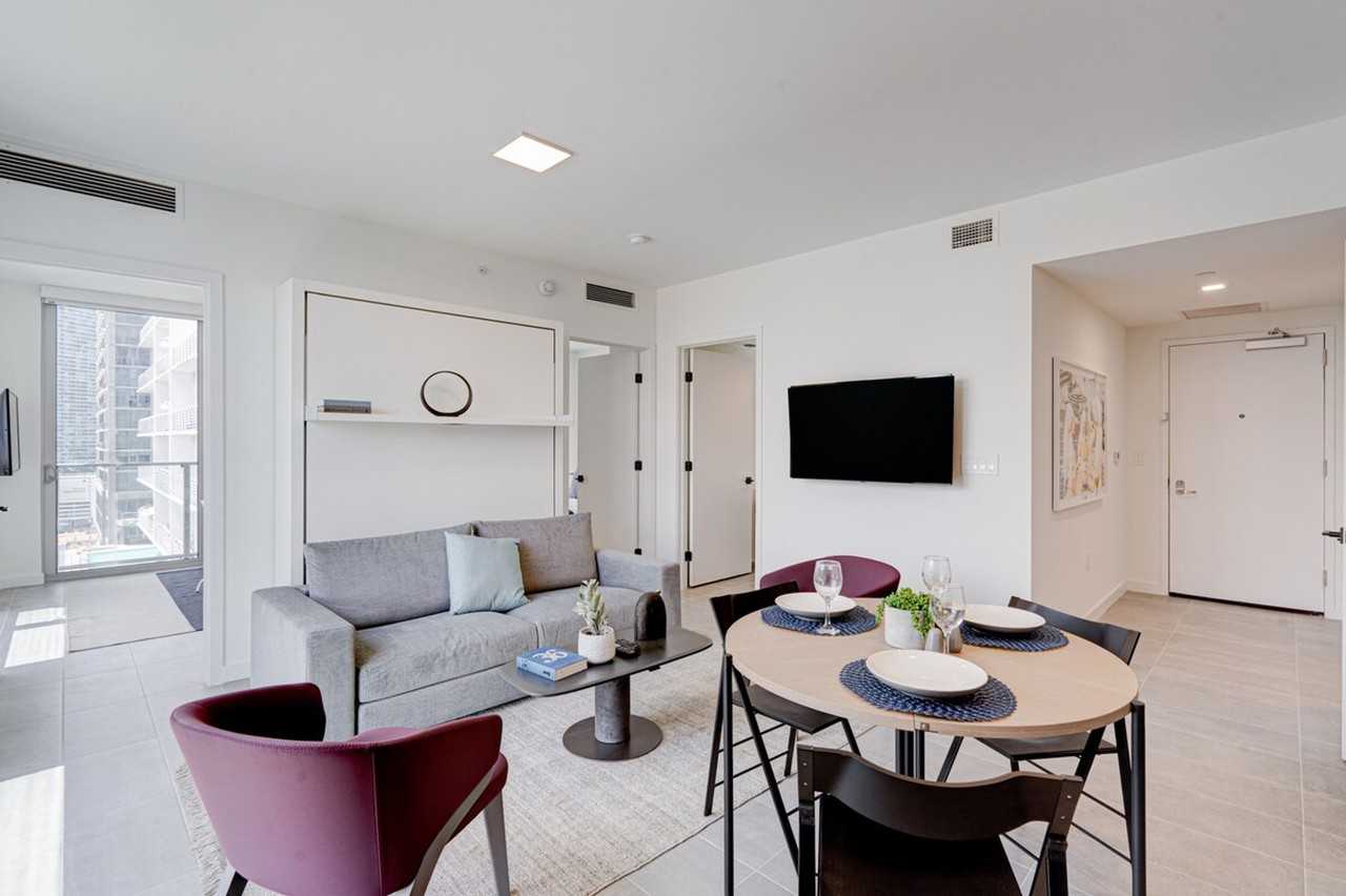 209 Ne 3rd St #1028780P - Photo 6 of 33