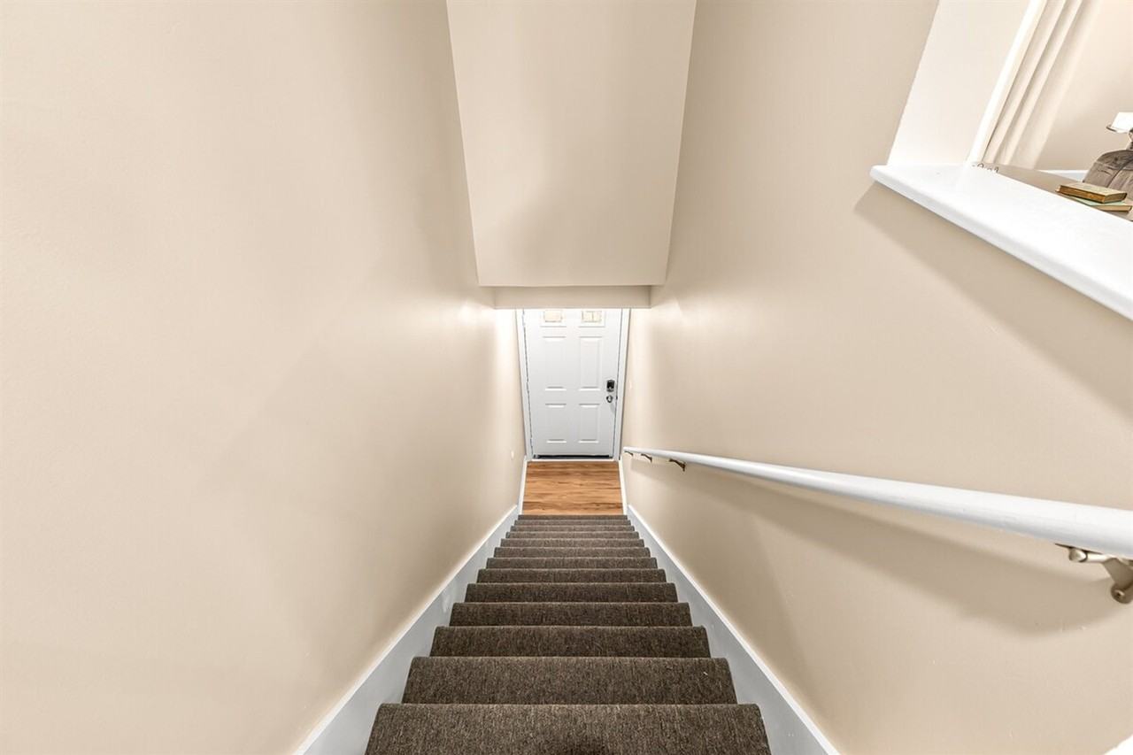 18423 Sharon Ln #1032353P - Photo 4 of 32