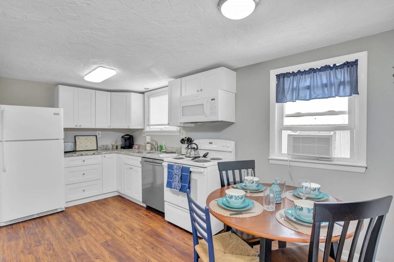 8 Jones Ave #1045445P - Photo 3 of 24