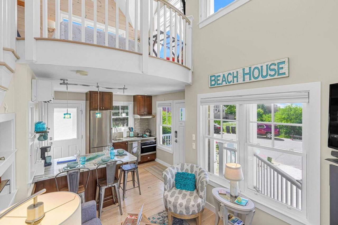 164R Old Point Rd #1045452P - Photo 5 of 40