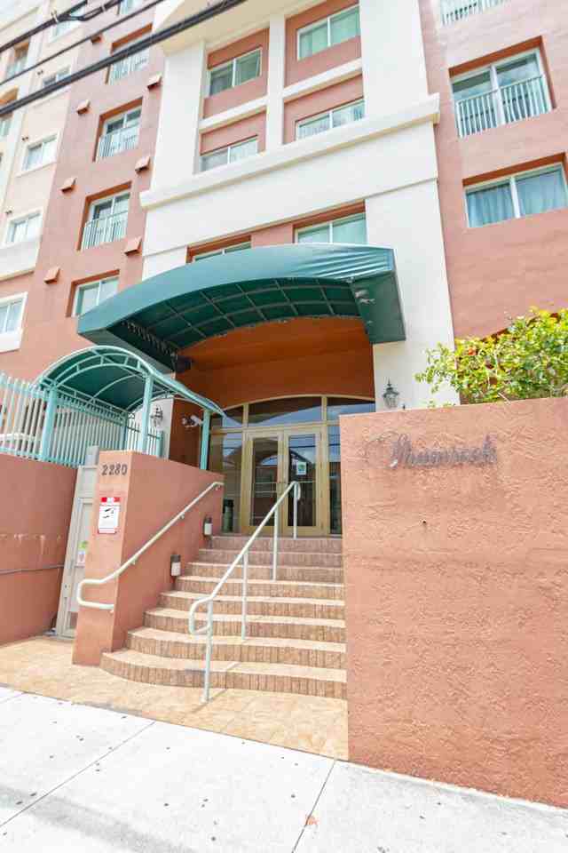 3221 Sw 23rd St #1056251P - Photo 5 of 30