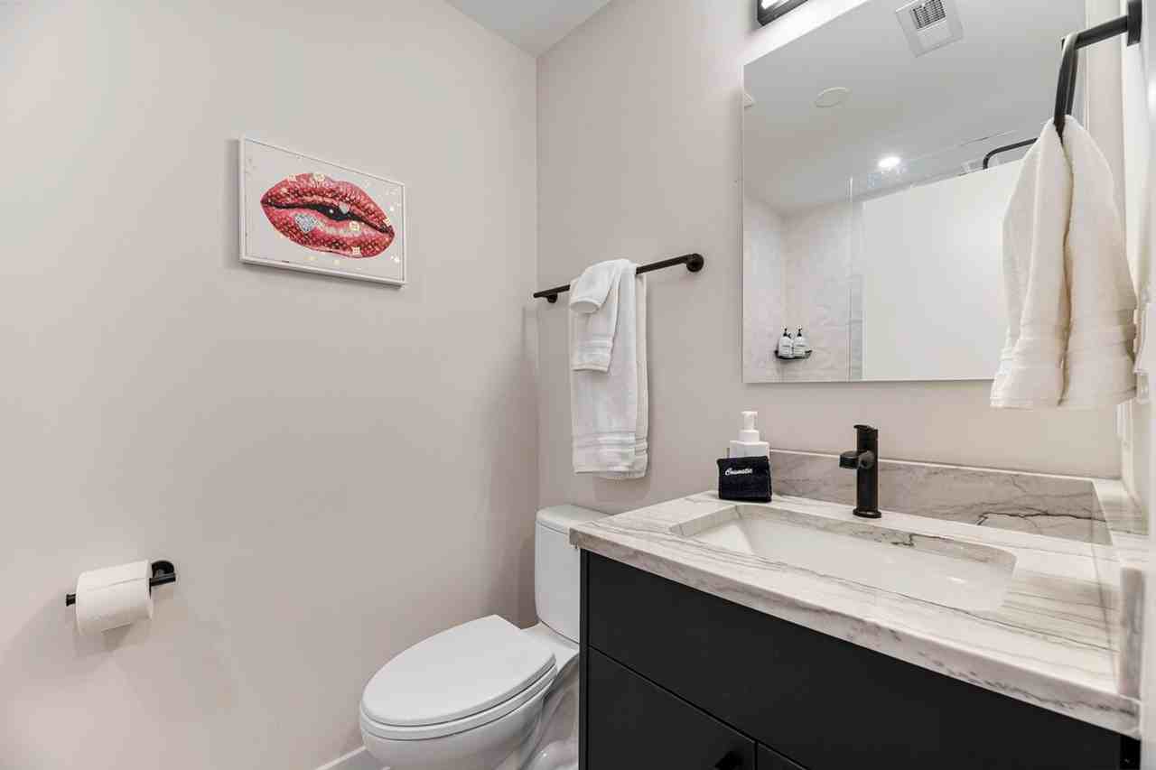 7200 N Western Ave #1060169P - Photo 6 of 44