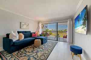 featured image of 260 Southbay Dr