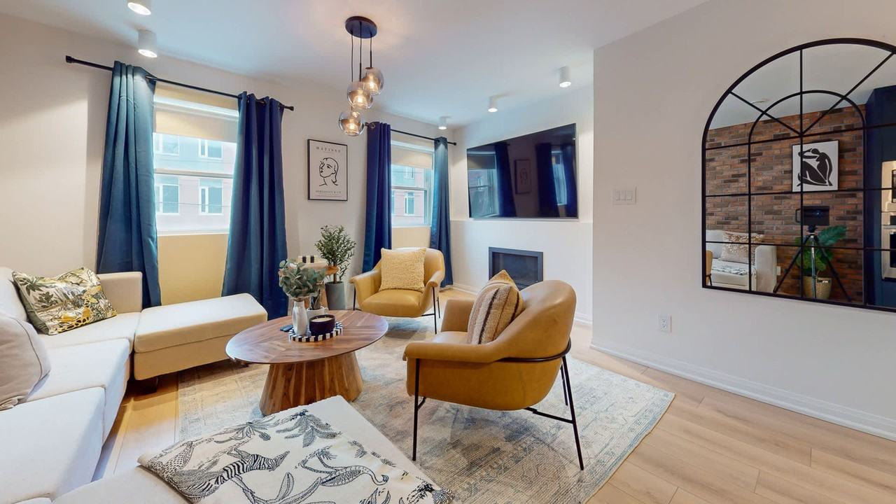 1008A Queen St E #1227122P - Photo 2 of 22