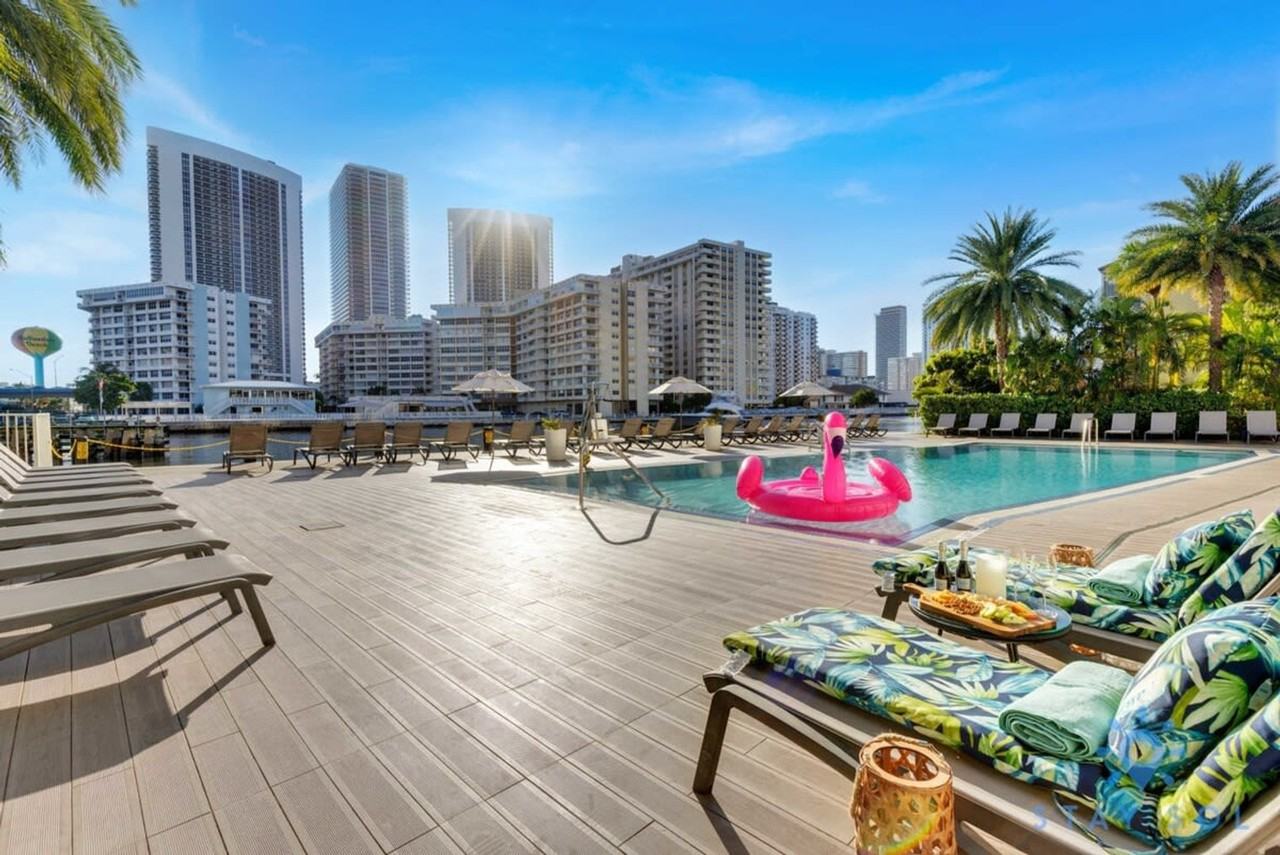 2602 East Hallandale Beach Boulevard - Photo 4 of 39