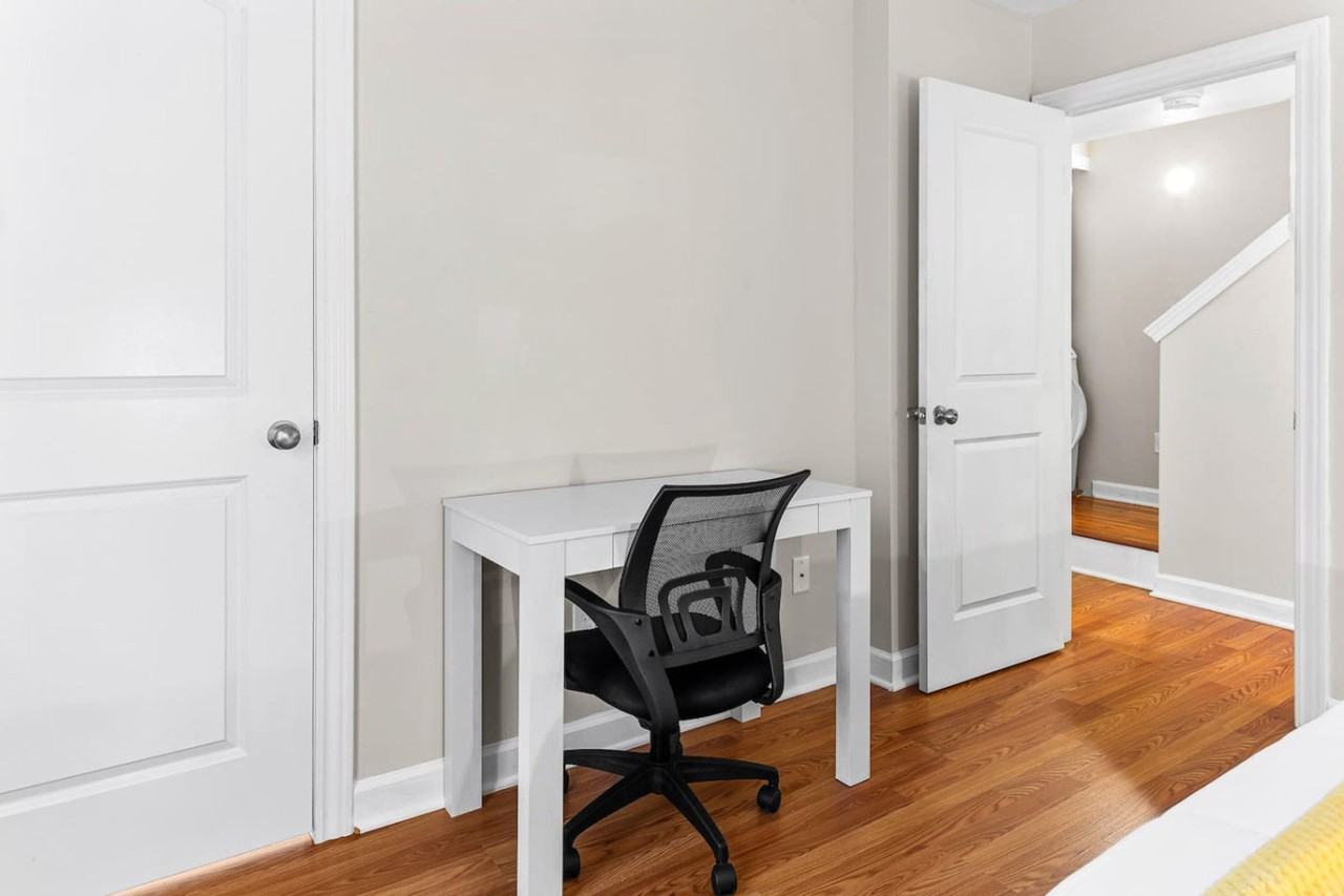 701 E Kirby St #1228637P - Photo 7 of 27