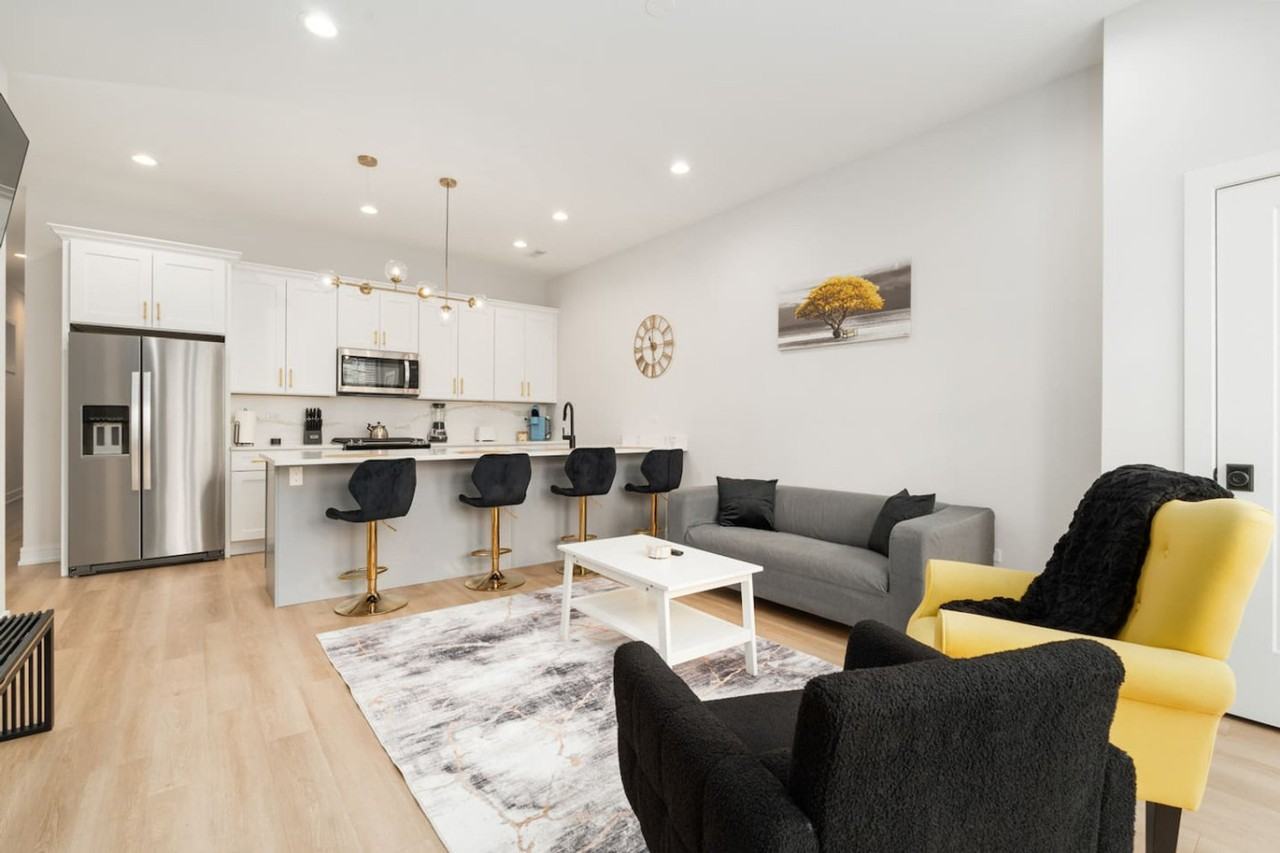 3715 S Giles Ave #1228639P - Photo 2 of 28