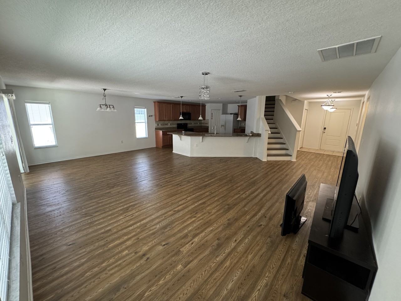 4702 Blue Diamond St - Photo 4 of 22