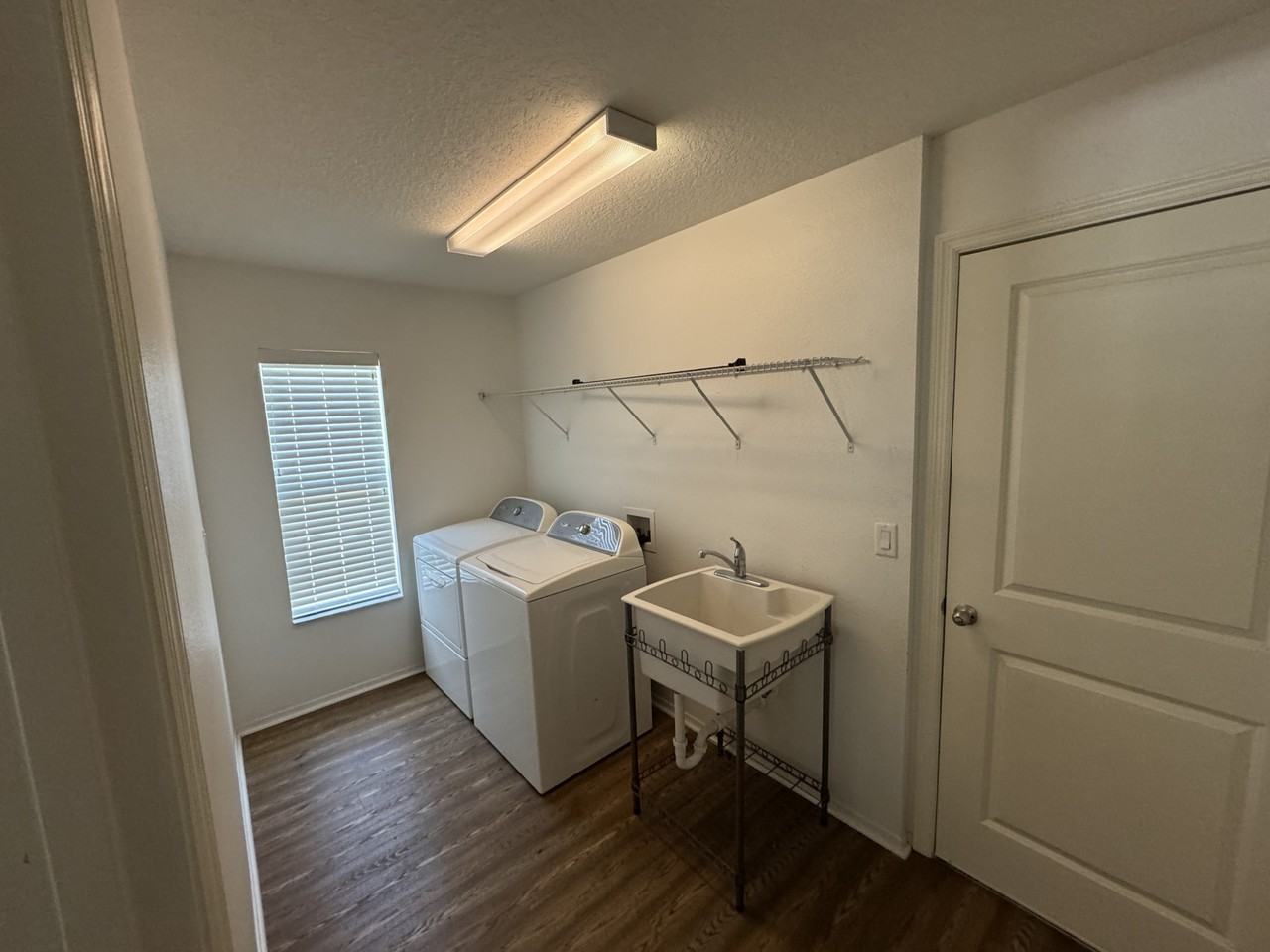 4702 Blue Diamond St - Photo 5 of 22