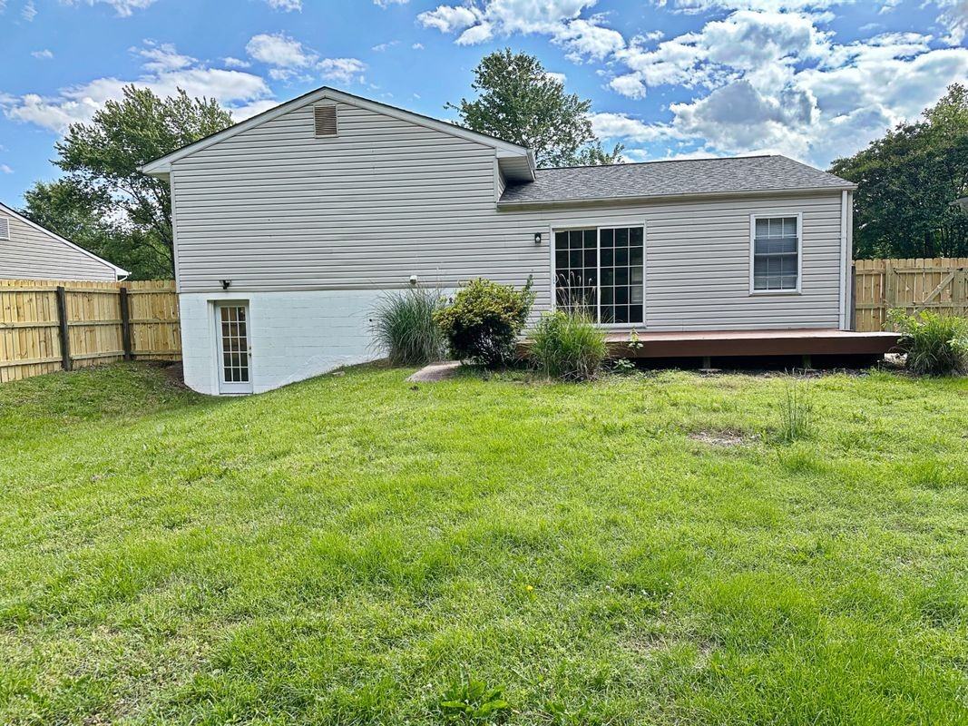 9151 Honeysuckle Dr - Photo 2 of 21