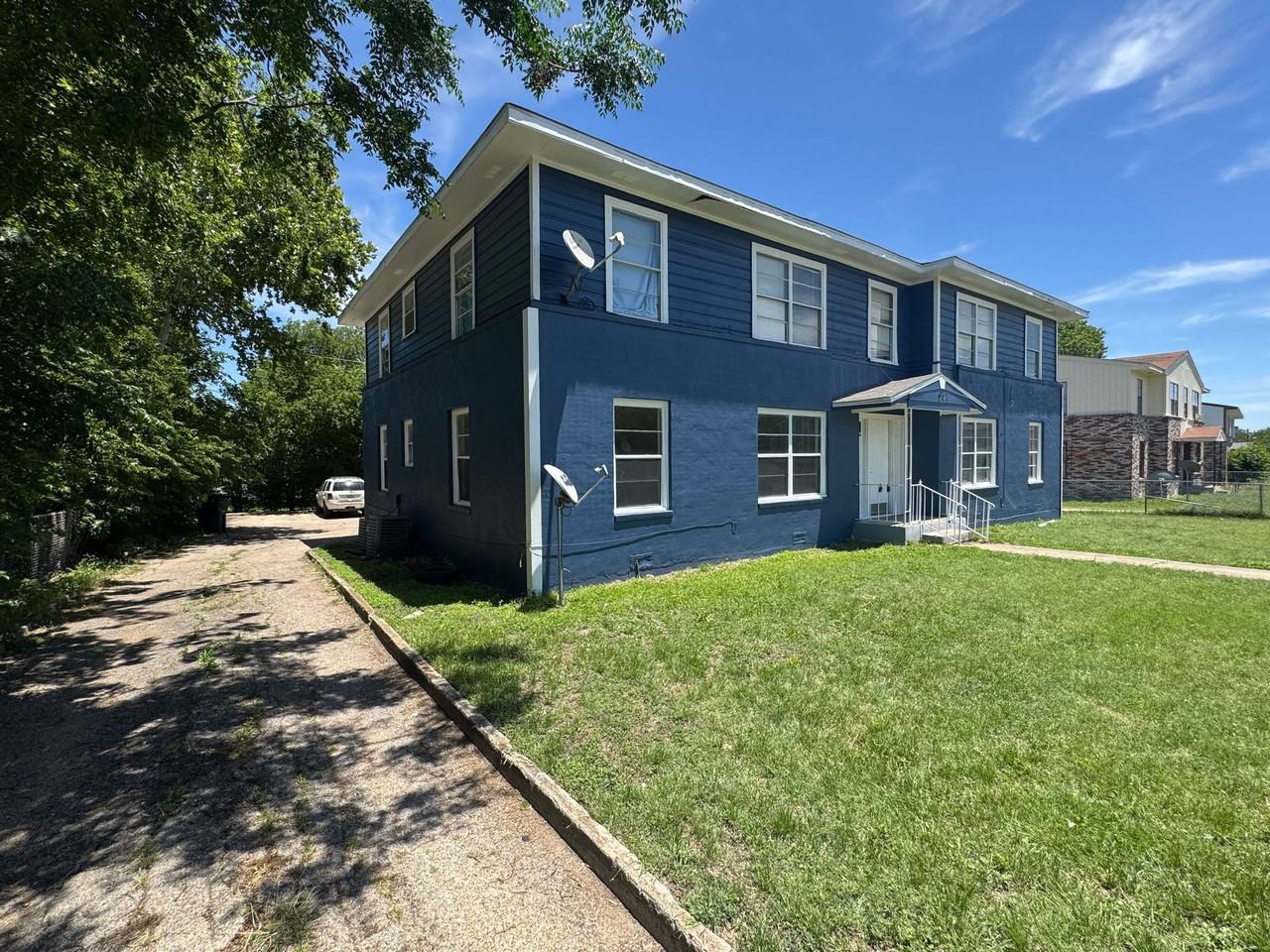 907 Sissom Road Unit 4 - Photo 2 of 3