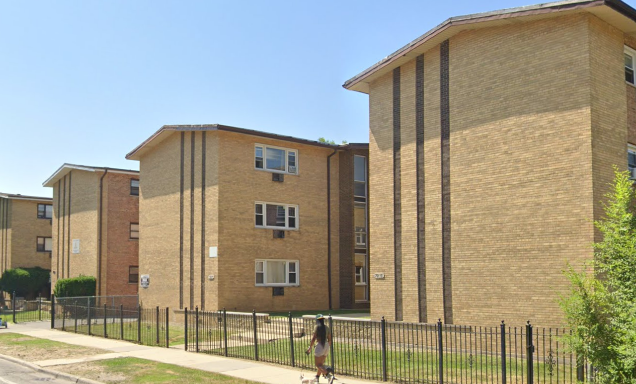 7818-7820 South Shore Drive - Photo 4 of 4