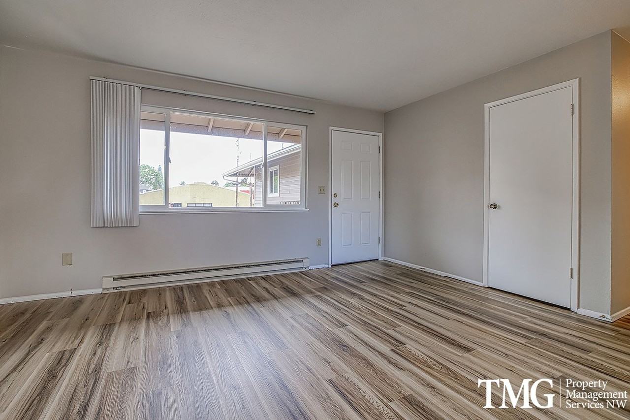 6521 - 6539 N Albina Ave - Photo 3 of 27