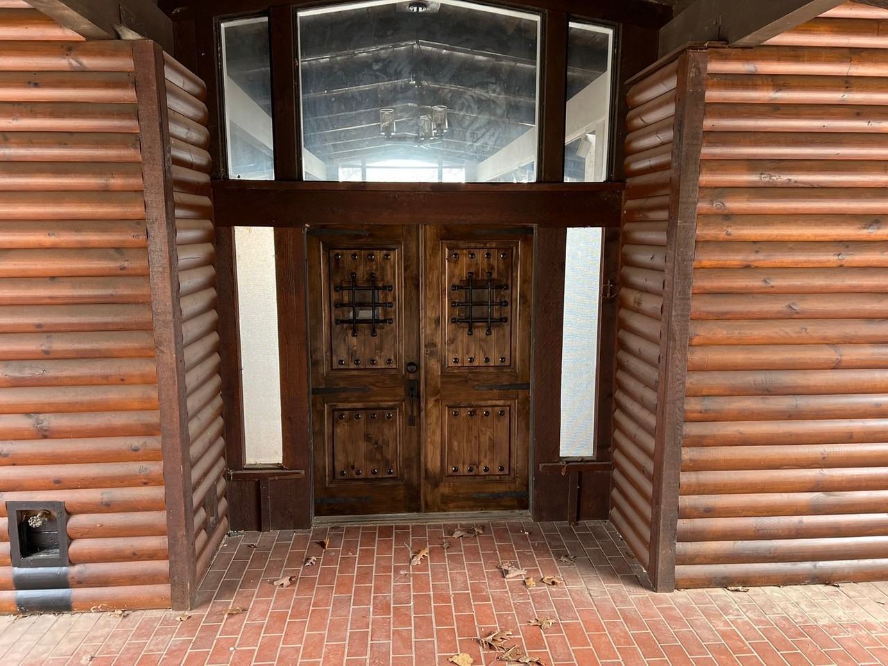 28242 S Lovers Ln - Photo 3 of 43