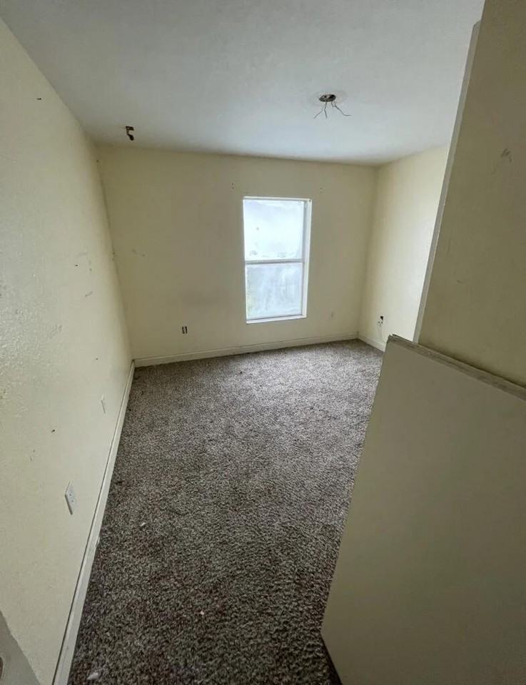 205 Adams St #NA - Photo 6 of 9