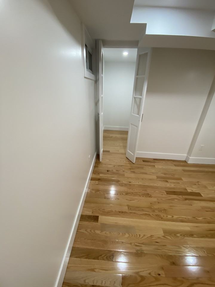 194 Roxbury Rd S #1 - Photo 2 of 12