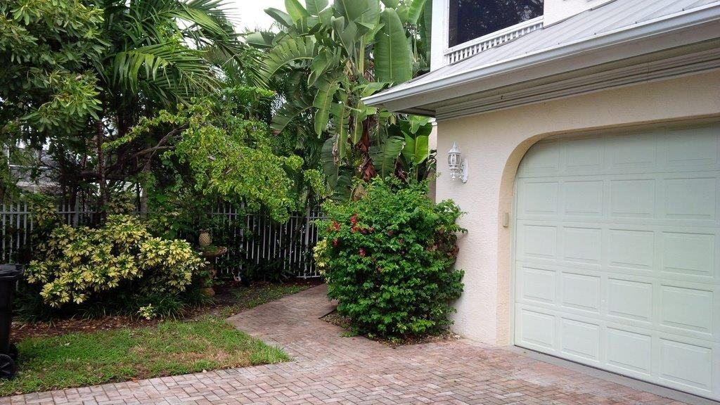 857 Sw 11th Ct #857 - Photo 2 of 25