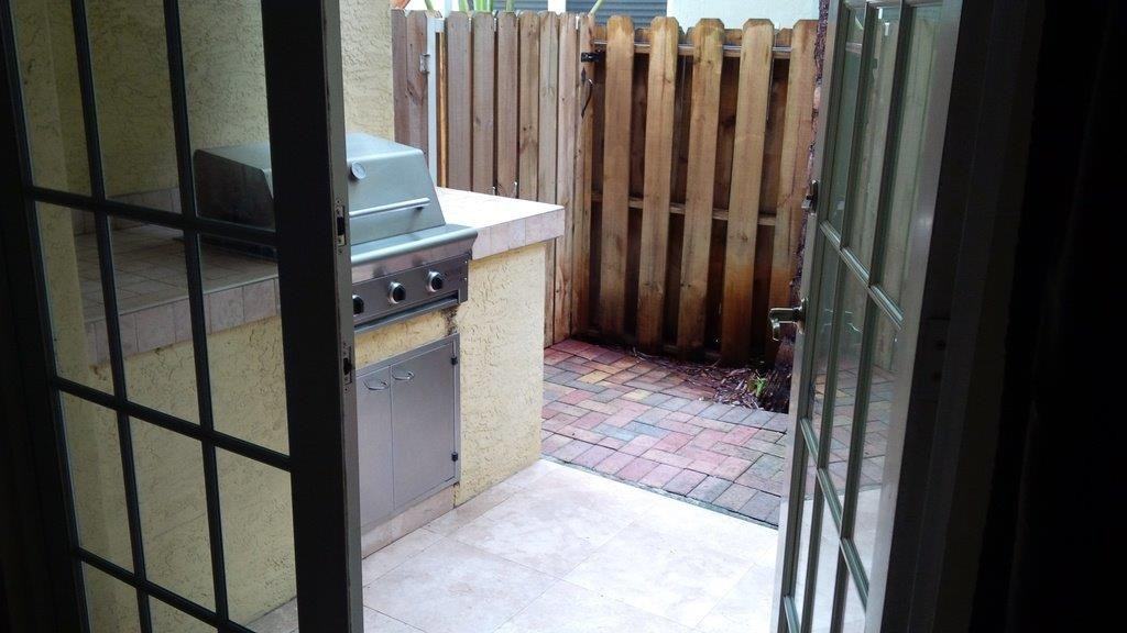 857 Sw 11th Ct #857 - Photo 3 of 25