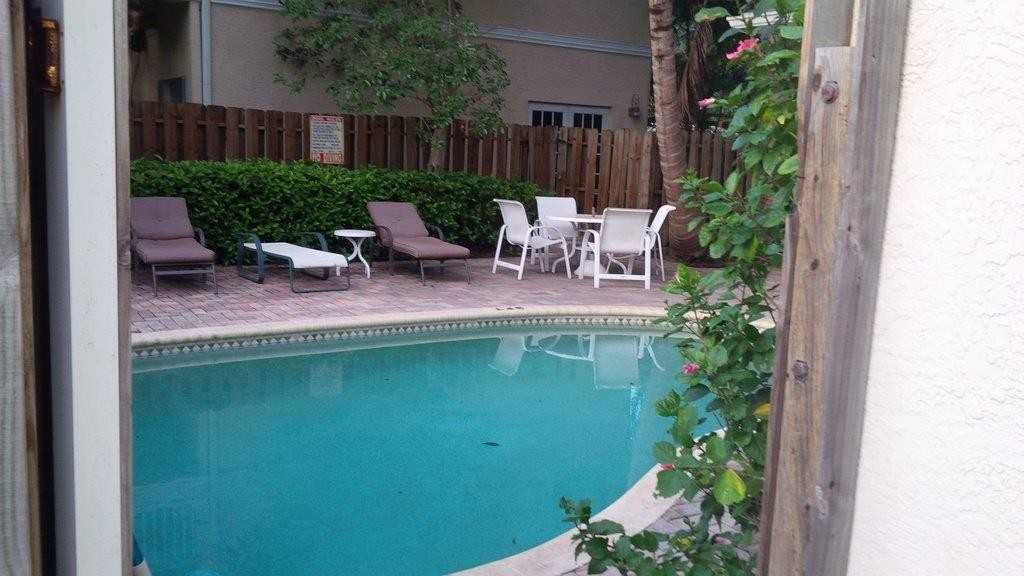 857 Sw 11th Ct #857 - Photo 4 of 25