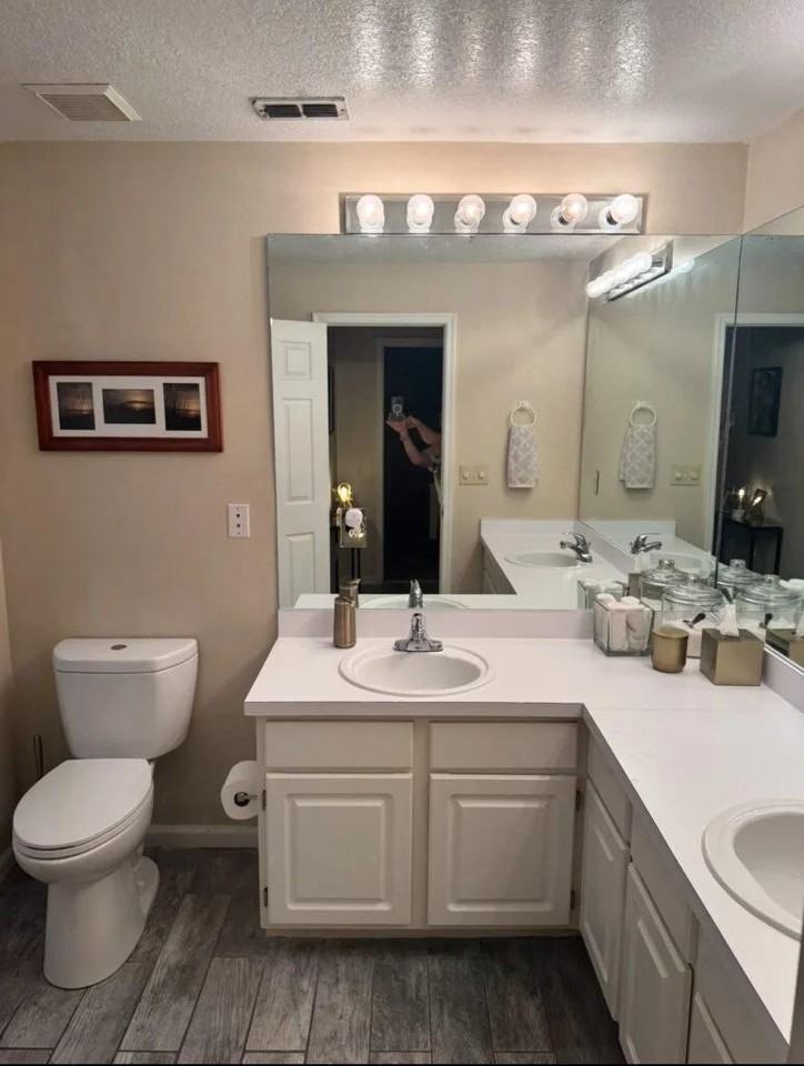 5203 Bay Club Cir #1 - Photo 4 of 19