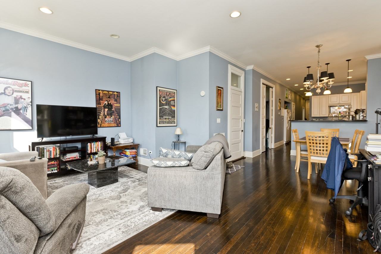 1037 S Racine Ave #3F - Photo 5 of 10