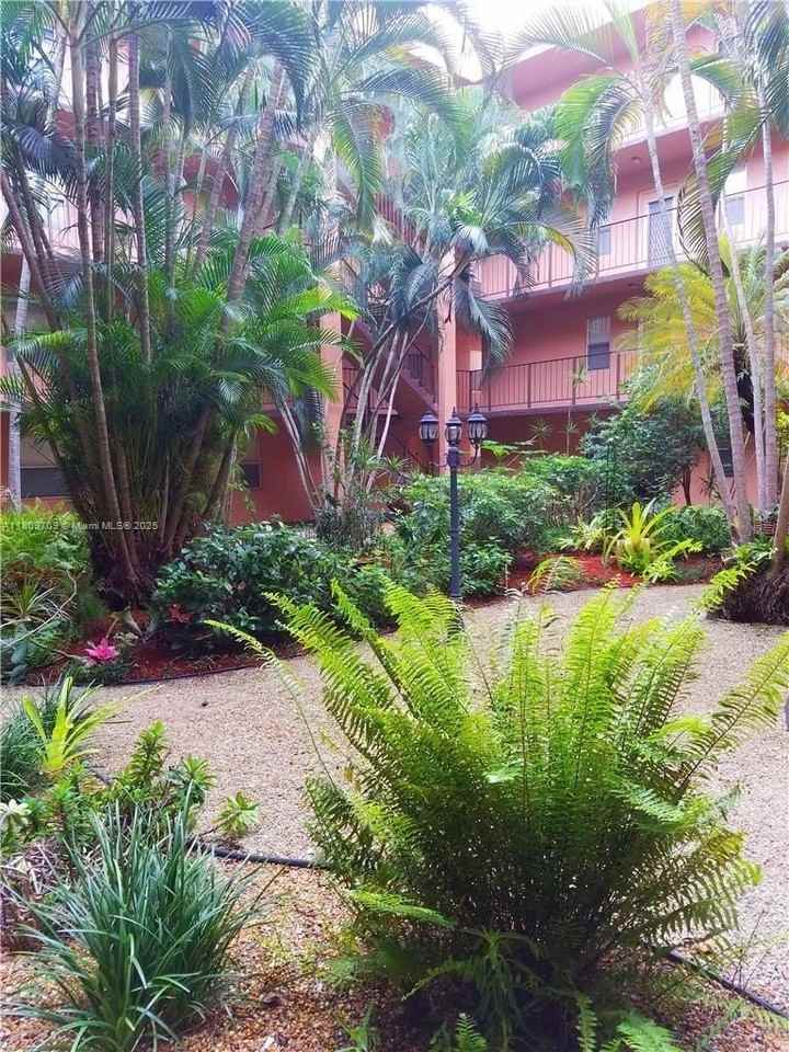 2861 Somerset Dr #107 - Photo 3 of 16