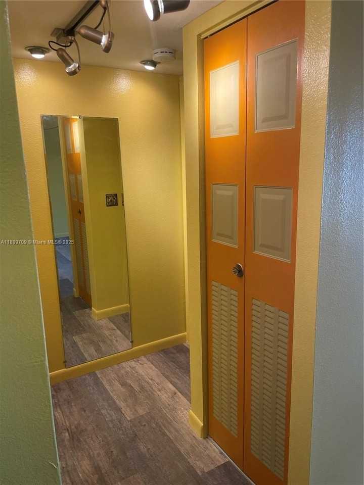 2861 Somerset Dr #107 - Photo 6 of 16