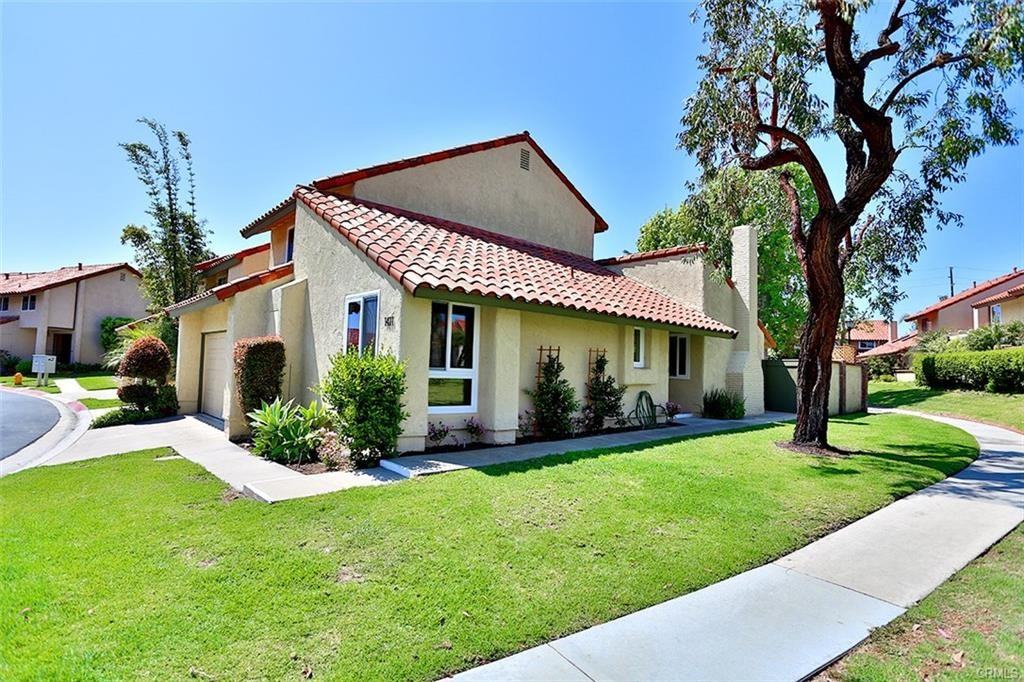 1411 Applecross Ln - Photo 3 of 6