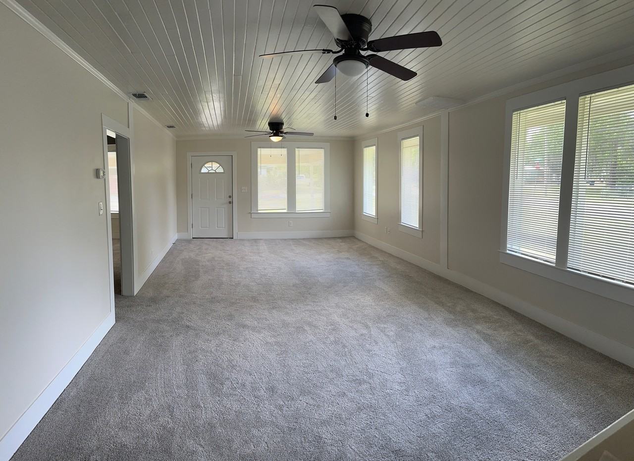 37445 Orange St - Photo 4 of 7