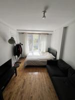 featured image of 3542 Avenue Lorne #3