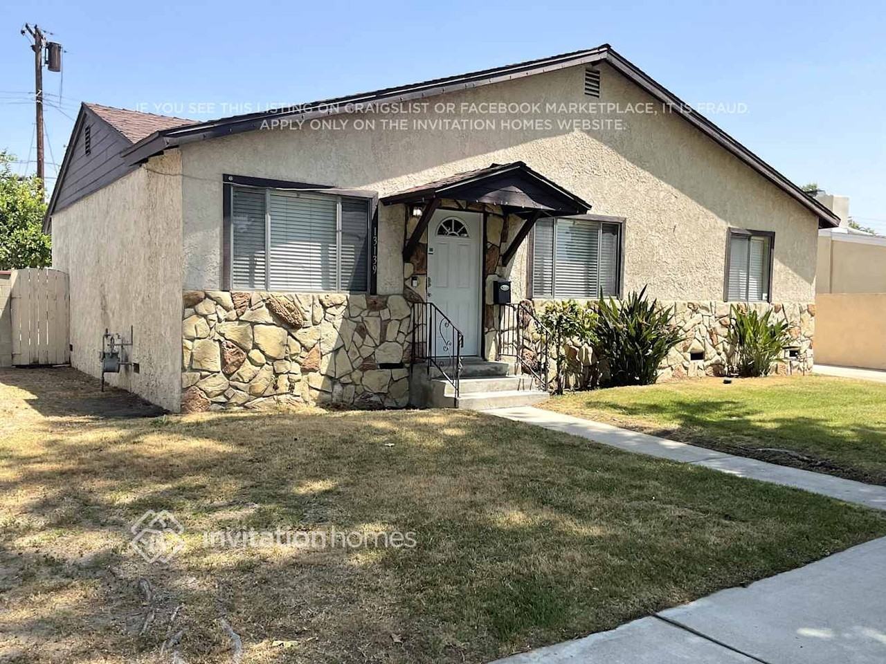 13139 Archwood Street - Photo 2 of 15